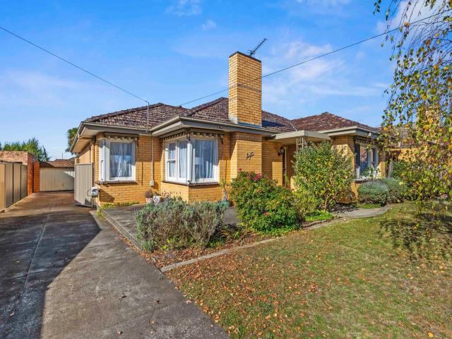 Exceptional Living, Unbeatable Location!