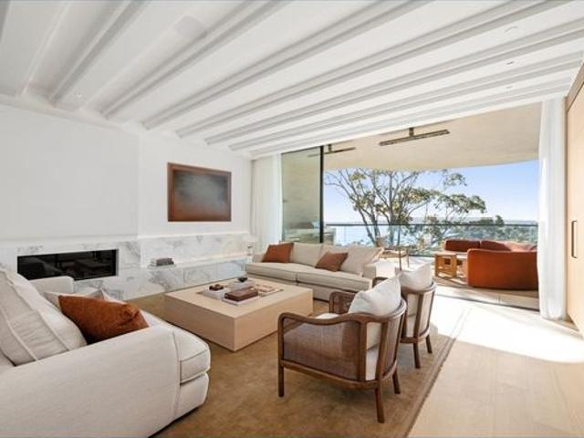 EXCEPTIONAL LUXURY LIVING ON BALMORAL SLOPES