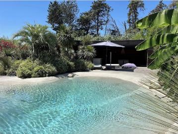 EXCEPTIONAL LUXURY VILLA WITH LAGOON POOL NEAR MONTPELLIER