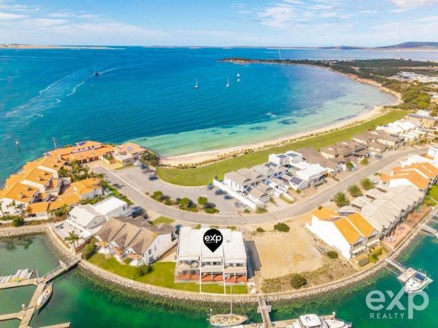 Exceptional Marina Front Living in Lincoln Cove