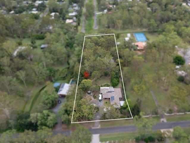 Exceptional Multi Generational Living Acreage in the Heart of Karalee!