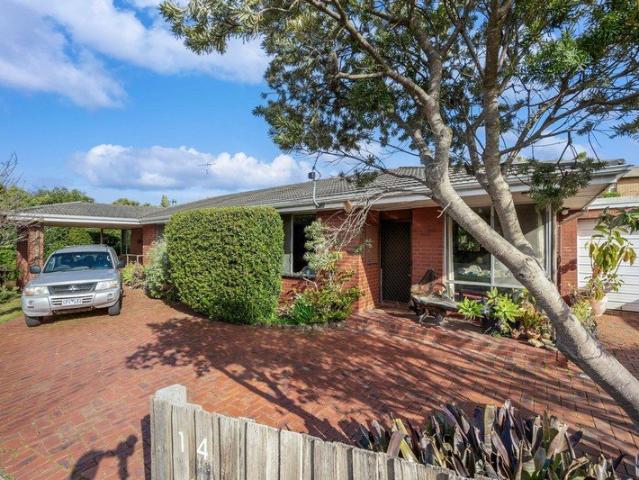 EXCEPTIONAL OLD TORQUAY OPPORTUNITY ON 1,026M²