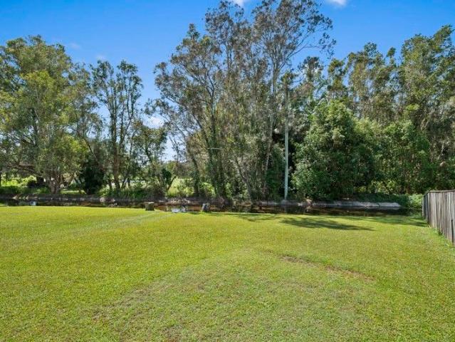 Exceptional Opportunity 515 sqm Block Backing The Golf Course