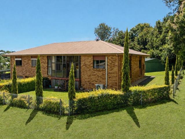 Exceptional Opportunity in the Heart of Maleny 972m² with Room to Grow