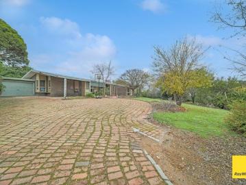 Exceptional Opportunity in a Blue Chip Strathdale Pocket