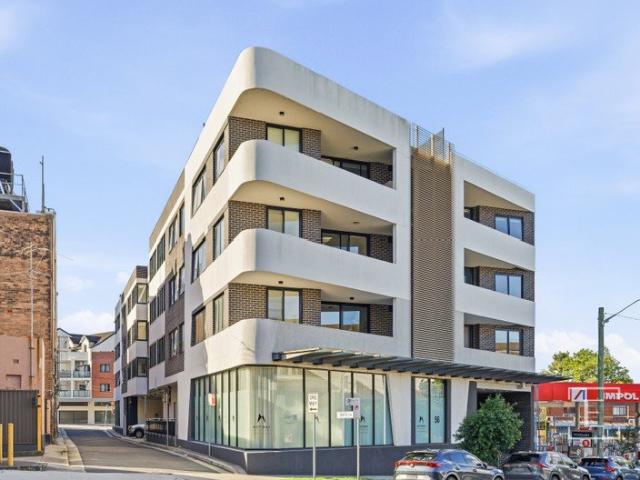 Exceptional Opportunity minutes walk to upcoming Metro