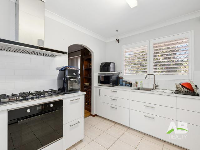 Under Offer with AB Realty