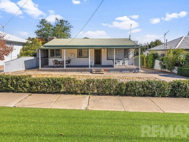 Exceptional Opportunity Opposite Wagga's Botanical Gardens