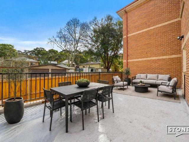 Exceptional Outdoor Living with Sun Drenched Courtyards