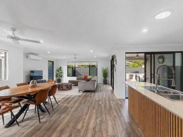 EXCEPTIONAL OUTDOOR LIVING SPACE NO STAIRS