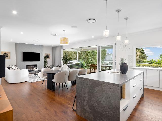 Exceptional private family retreat with separate granny flat