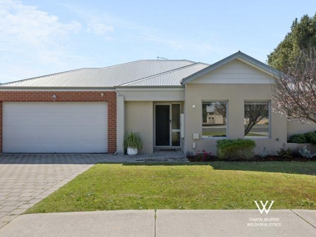 EXCEPTIONAL QUALITY STREET FRONT VILLA IN A PRIME CARLISLE LOCATION!