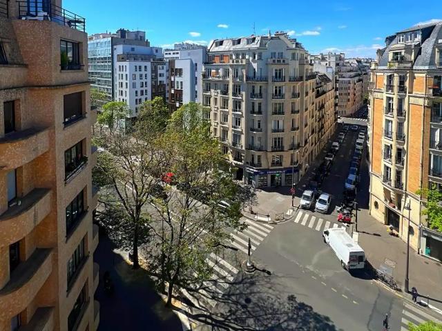 Exceptional renovated studio with balcony and Seine view, Paris Amsterdam Apartments for Rent