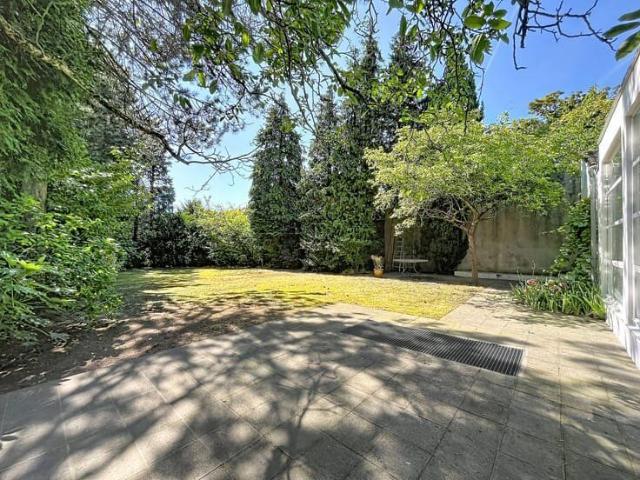 Exceptional Rear House with Garden Ixelles Ponds
