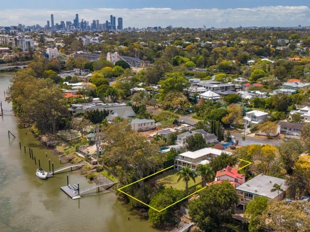 EXCEPTIONAL RIVERFRONT HOLDING WITH SPACE, FLEXIBILITY AND FUTURE POTENTIAL