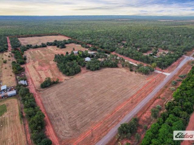 Rural Lifestyle, Livestock Ready & Minutes from Town!