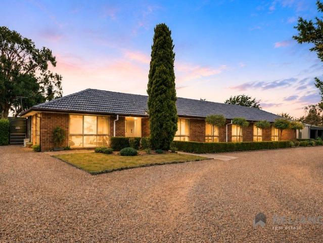 Exceptional Rural Lifestyle with Flexible Family Living on 85 Palmer Road, Sunbury