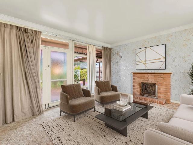 Exceptional Seaford Family Home With Spacious Backyard