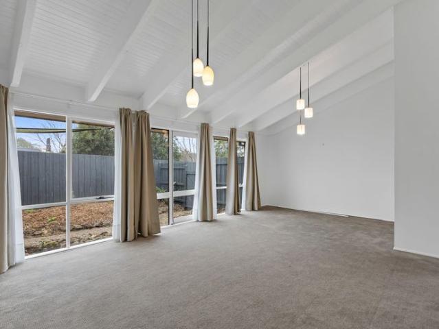 Exceptional Space, Classic Design & Courtside Family Living
