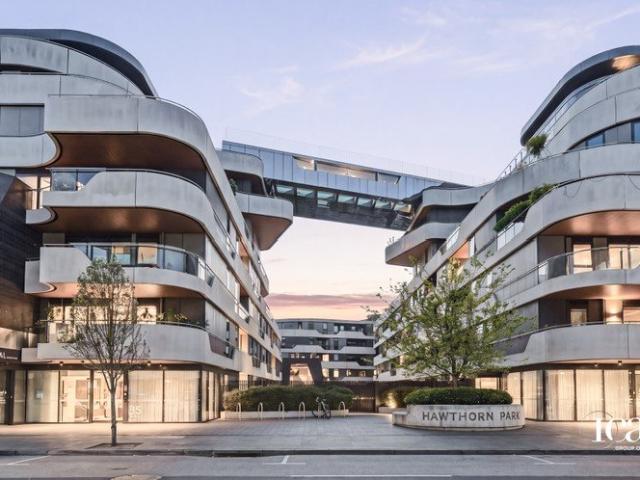 Exceptional Space, Sunlight & Lifestyle in Hawthorn Park