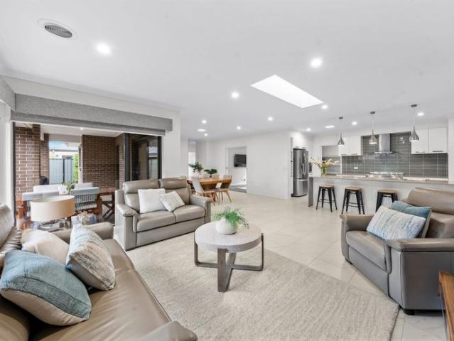 Exceptionally maintained four bedroom residence suitable for families!
