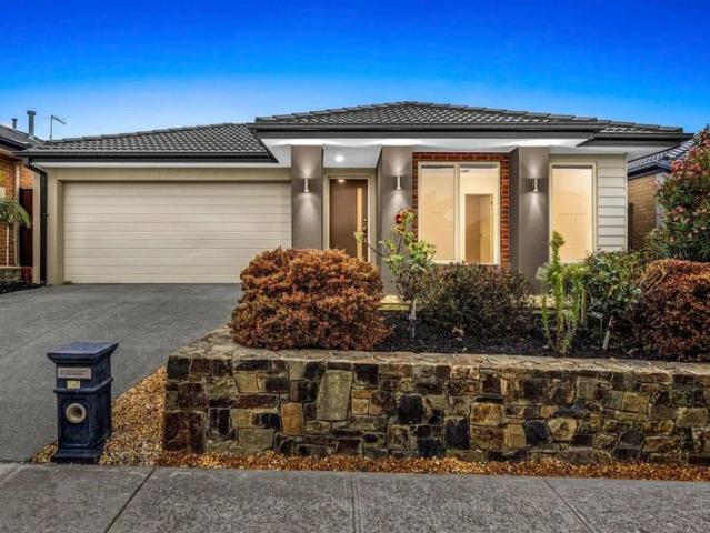 Exceptionally maintained four bedroom residence suitable for families!