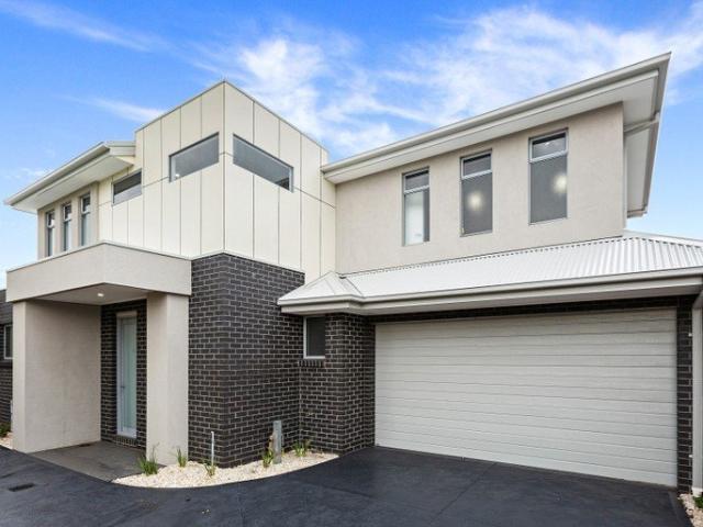 EXCEPTIONALLY DESIGNED TOWNHOUSE!
