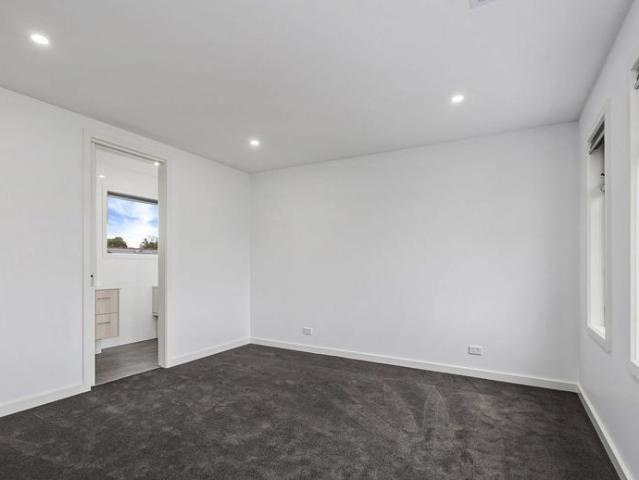 EXCEPTIONALLY DESIGNED TOWNHOUSE!