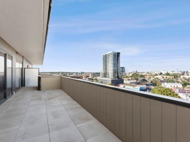 Exceptionally located fully furnished living