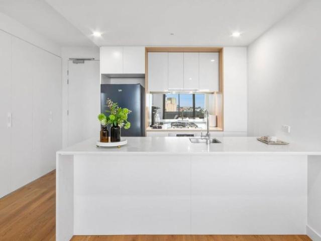 Exceptionally located fully furnished living