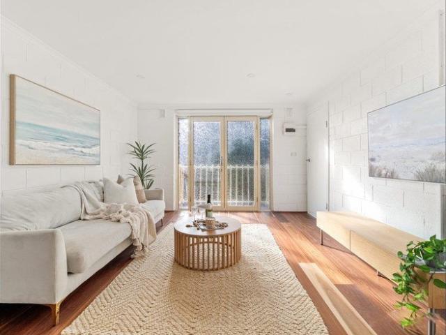 Exceptionally Renovated 2 bedroom apartment!