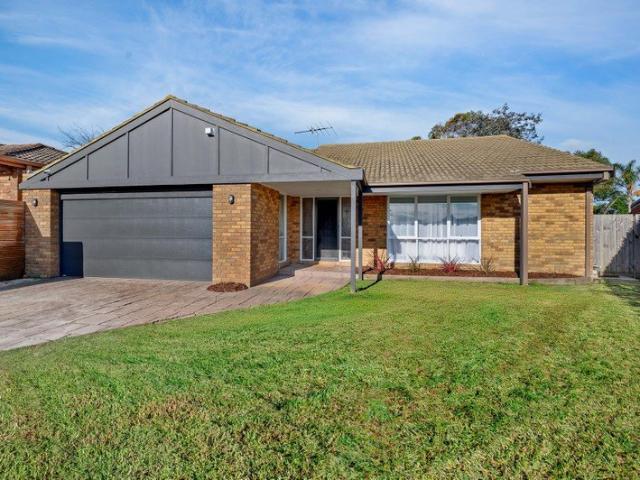 EXCEPTIONALLY SPACIOUS FAMILY SANCTUARY ON THE GOLF COURSE