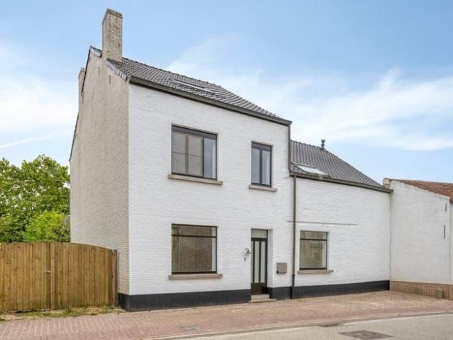 Exceptionally spacious 5 bedroom home with a pool and sauna