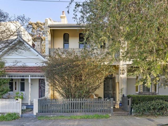 Exceptionally wide Victorian terrace / city views and endless potential