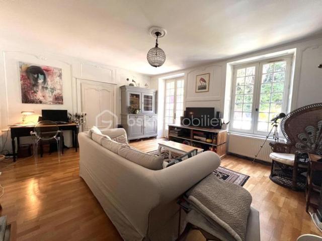 Exceptionnel ! Centre ville Poitiers. Appartement 2 chambres. Jardin