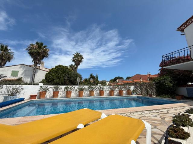 Exceptionnel, à 2 pas des plages, des commerces, du marché e. 162m² Saint Cyprien