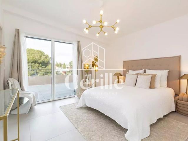 Exceptionnel à Nice Villa sur toit vue mer