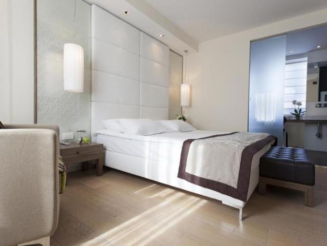 * Exceptionnel Appartement Famillial en DERNIER ÉTAGE avec Terrasses + 2 Parkings, Un emplacement recherché