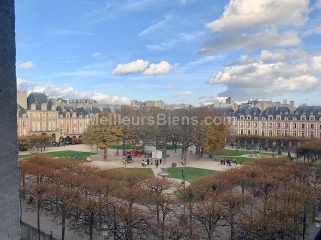Exceptionnel duplex Place des Vosges 88m² Paris 4ème
