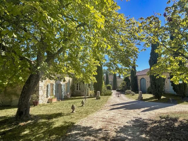 Exceptionnel ensemble privé 669m² Gondrin