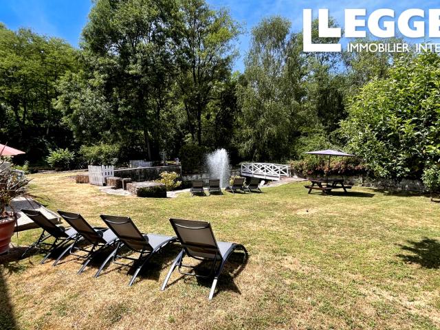 Exceptionnel moulin à eau du XVIIe siècle avec gîte clé en main près de Cognac