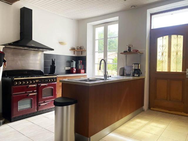 Exceptionnel Manoir charentais du XVIIIo siècle sur 2 Hectar. 510m² Mortagne sur Gironde