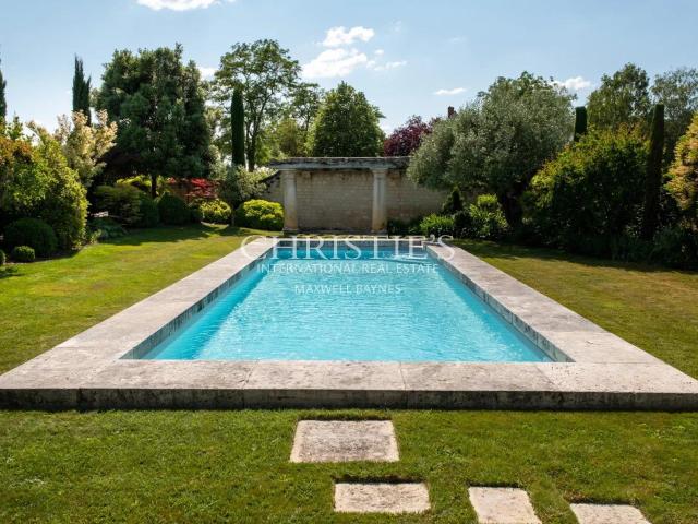 Exceptionnel manoir des XVIe et XVIIe siècles avec jardins à. 427m² Saumur
