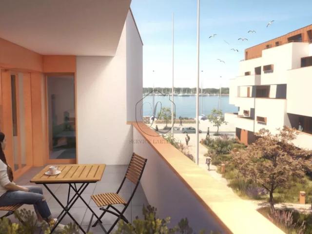 Exceptionnel T4 vue port avec une très grande terrasse