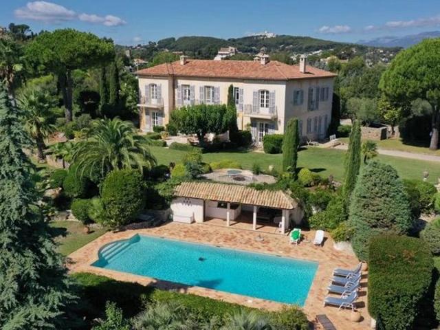 Exceptionnelle bastide sur les hauteurs de Cannes