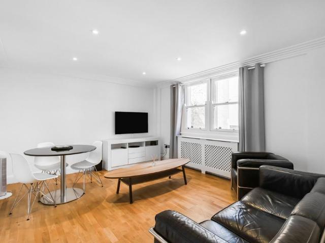 Exchange Court, London WC2R 1 bed apartment to rent £2,995 pcm £691 pw