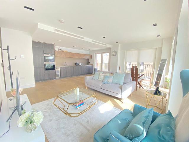 Exchange Garden, London SW8, 2 bed flat to rent, £3,900 pcm | PrimeLocation