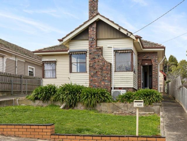 Exciting Potential in a Sought After Black Hill Setting