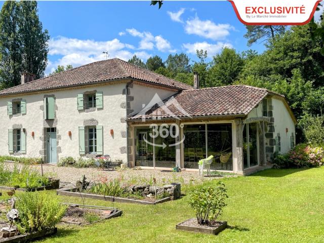 EXCLISIVITE Magnifique domaine avec Moulin et gite sur un terrain boisé de 2 hectares