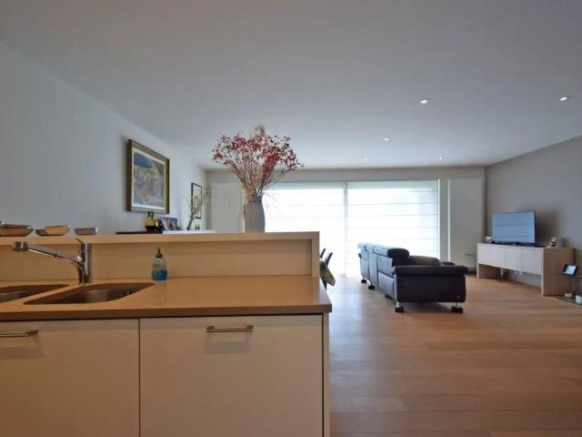 EXCLUSIEF APPARTEMENT IN GROENE EN RUSTIGE OMGEVING NABIJ HET STERREBOS